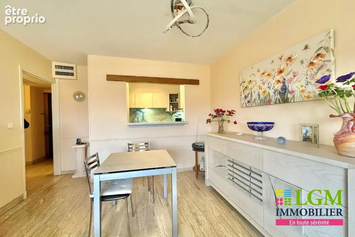 NÎMES - Appartement avec garage Quai de la Fontaine - photo 5