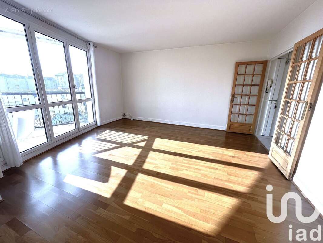 Photo 6 - Appartement à COURBEVOIE