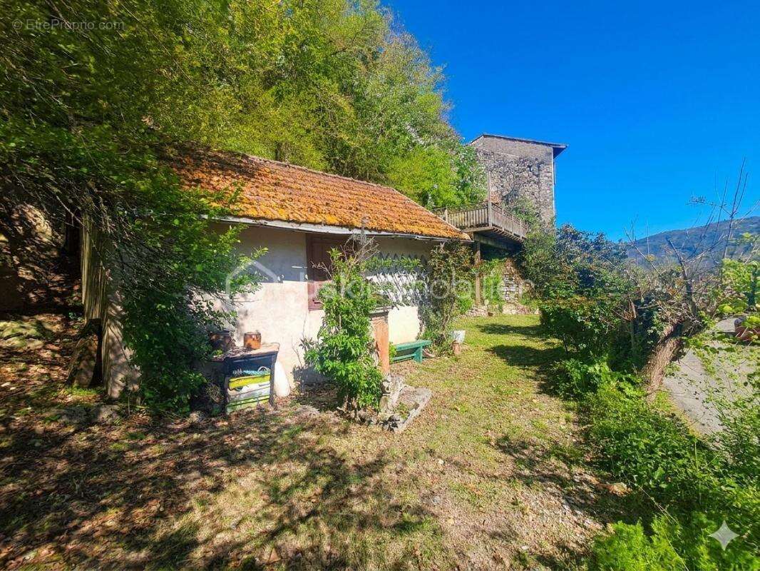 L’Âme de la Bastide : Demeure Historique du XVIIe Siècle contre le Rocher  4 Pièces  3 Chambres  Jardin de 455 m²  Garage indépe - photo 15