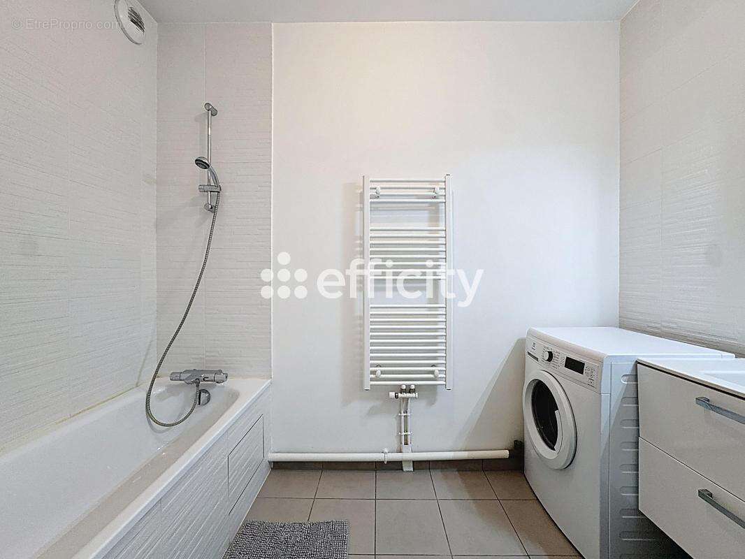 Appartement à LA GARENNE-COLOMBES