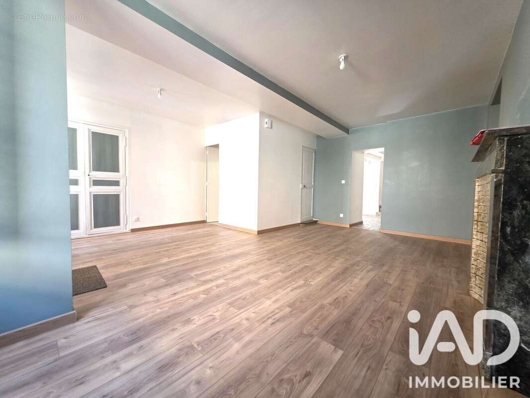 Maison 88 m² à Loue  - photo 6