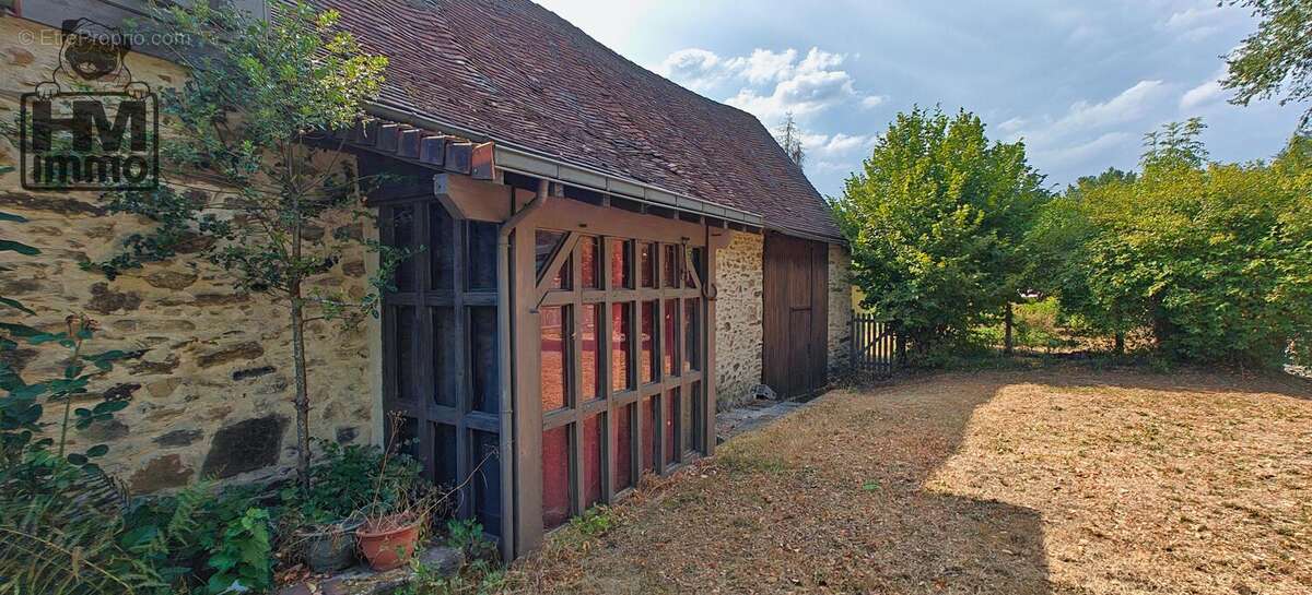 Maison 128 m² à Jumilhac-Le-Grand  - photo 2