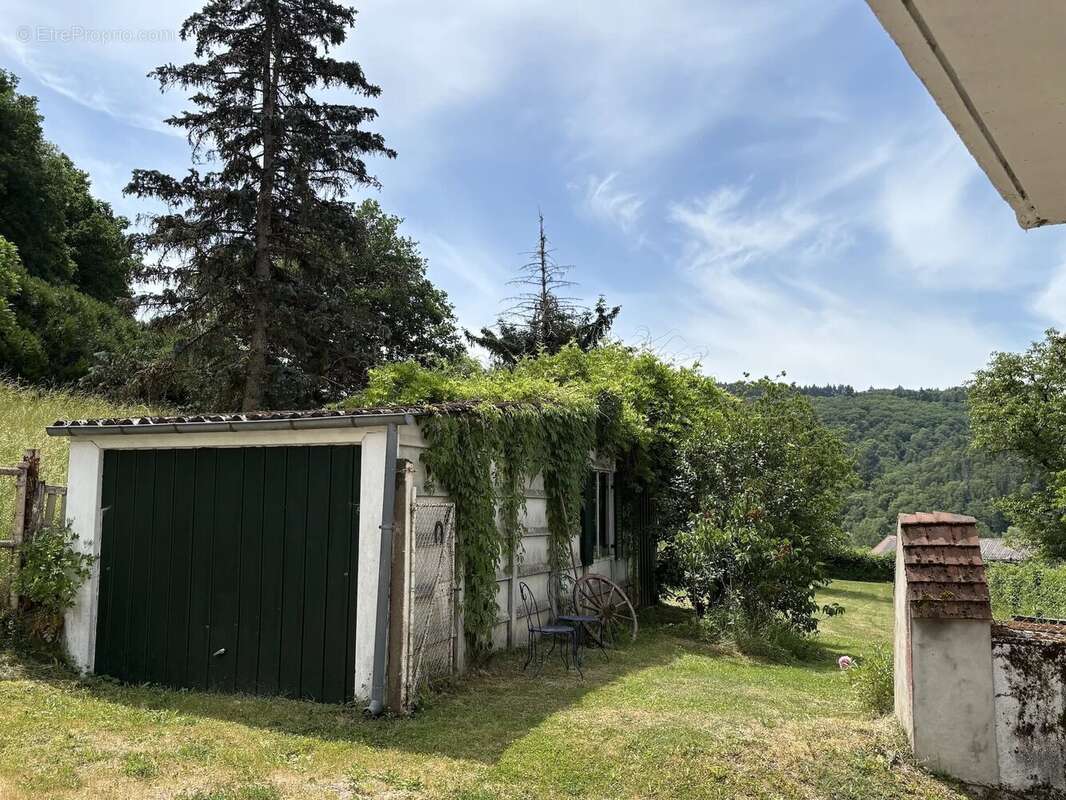 Maison à LUCENAY-L'EVEQUE