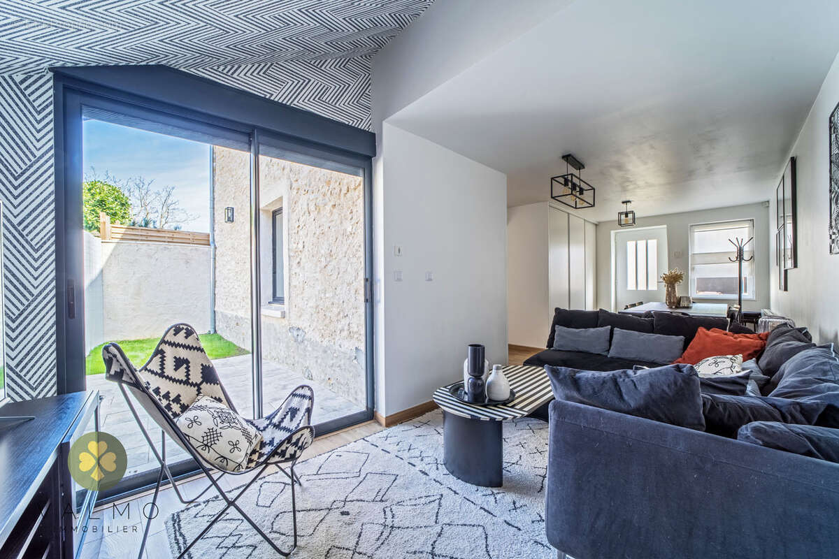 Maison à THOIRY