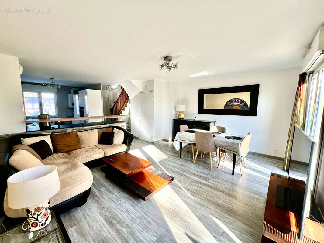 Appartement à LE PERRAY-EN-YVELINES