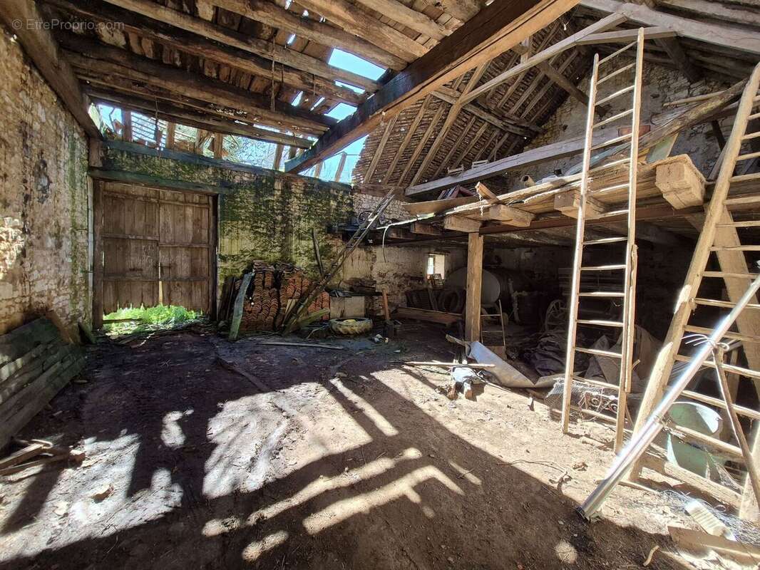 20260317140758 - Maison à SAINT-PARDOUX-LA-RIVIERE