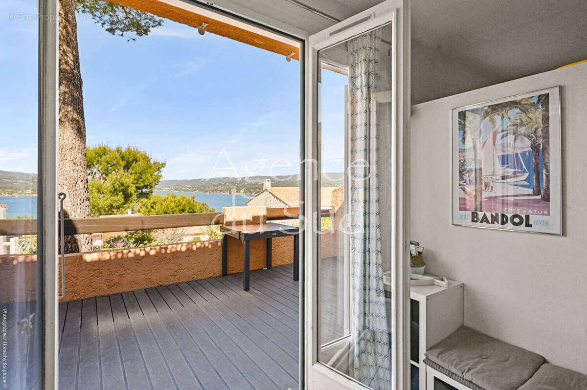 Appartement à SAINT-CYR-SUR-MER