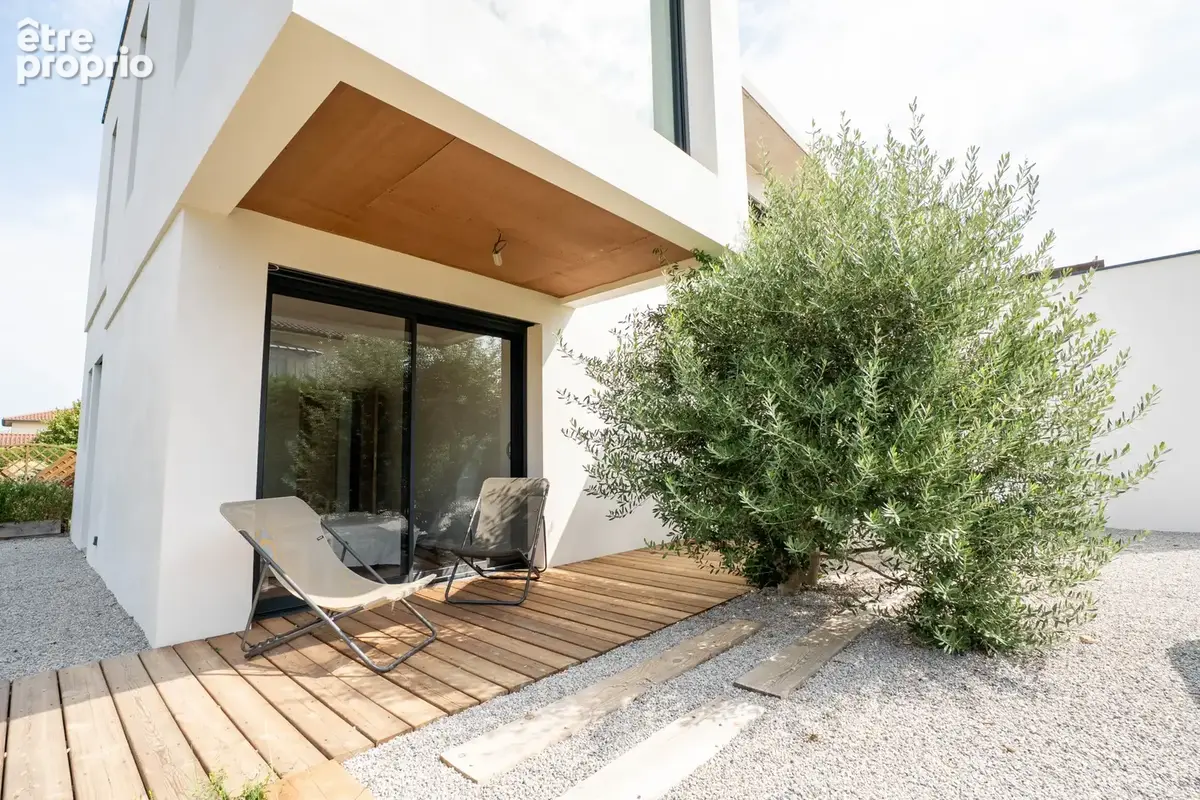 Maison contemporaine 140 m2 + garage à Saint Genis Laval - photo 3