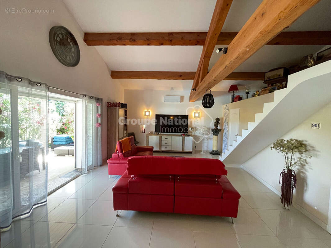 Maison à MONTEUX