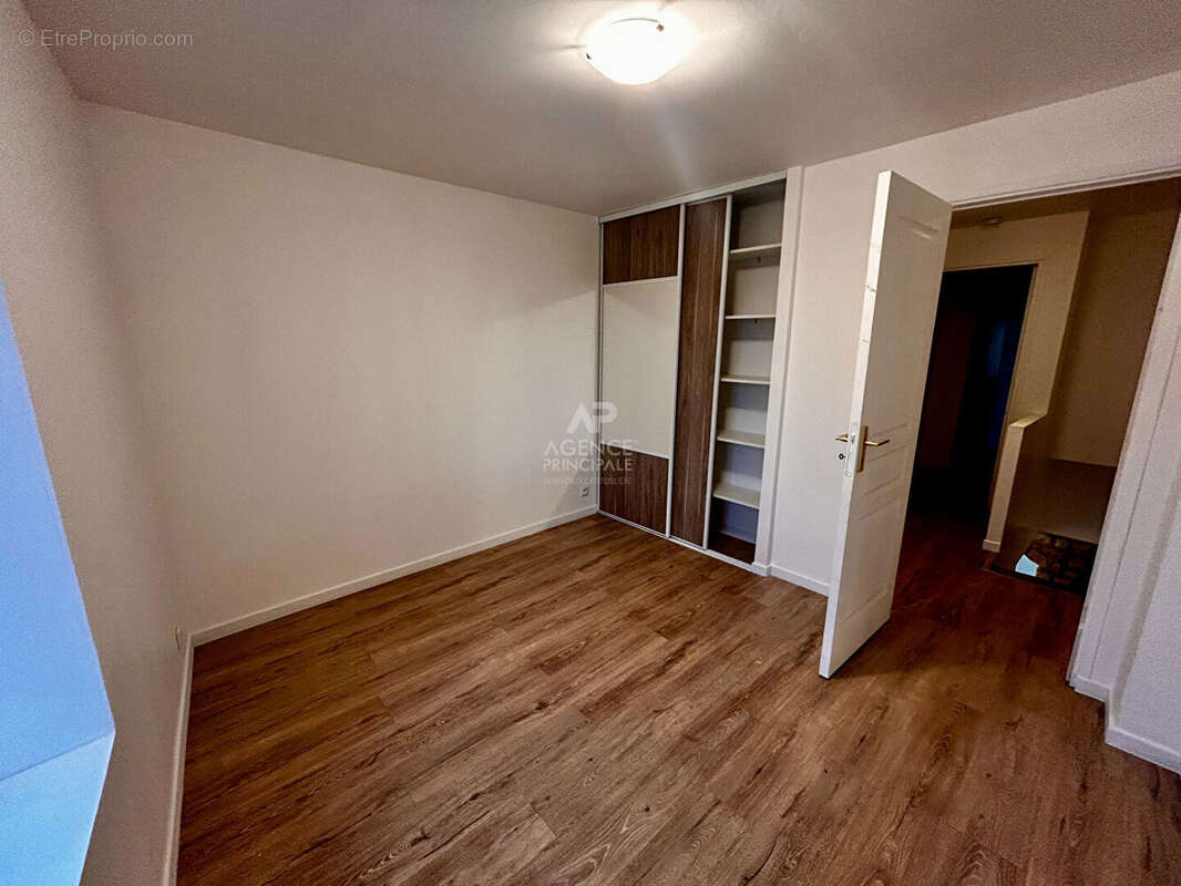 Appartement à VAUX-SUR-SEINE