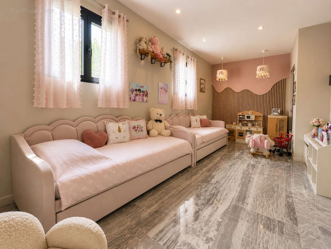 Menton, villa jumelée à vendre - photo 17