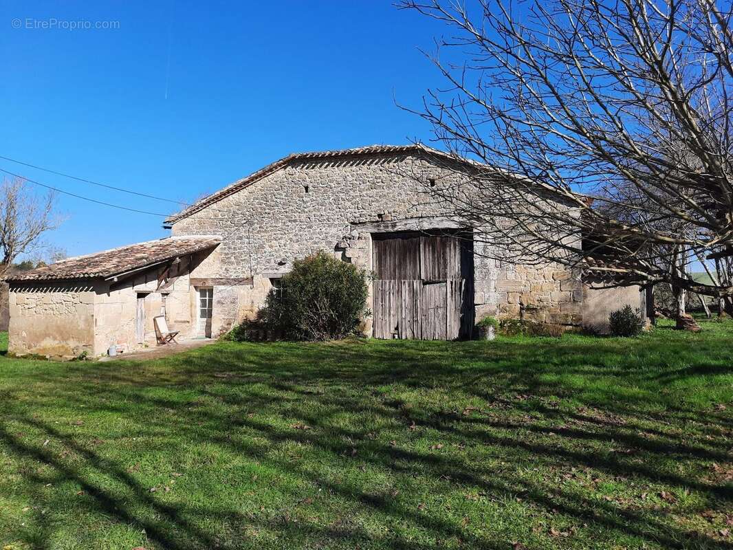 Maison à SAINT-COLOMB-DE-LAUZUN