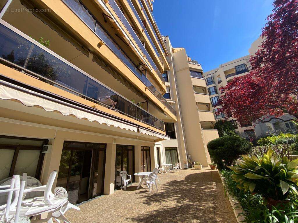   - Appartement à NICE