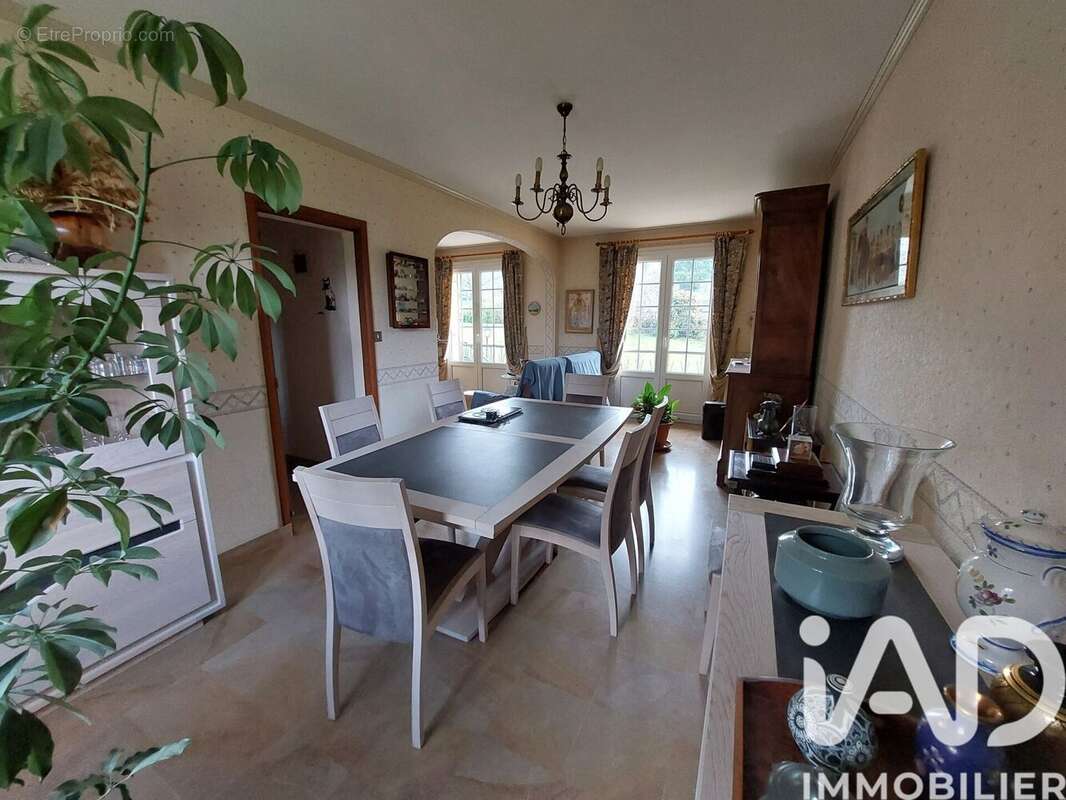 Photo 3 - Maison à MONTCENIS