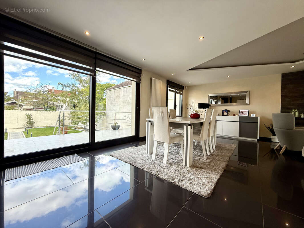 Maison à AULNAY-SOUS-BOIS