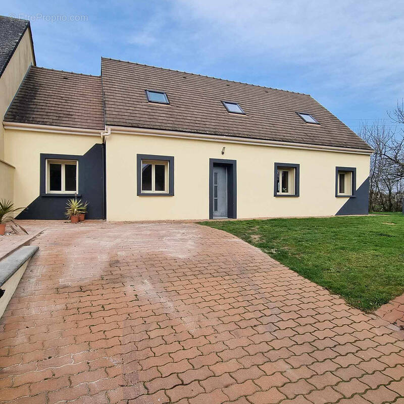 Maison à SAINT-CALAIS