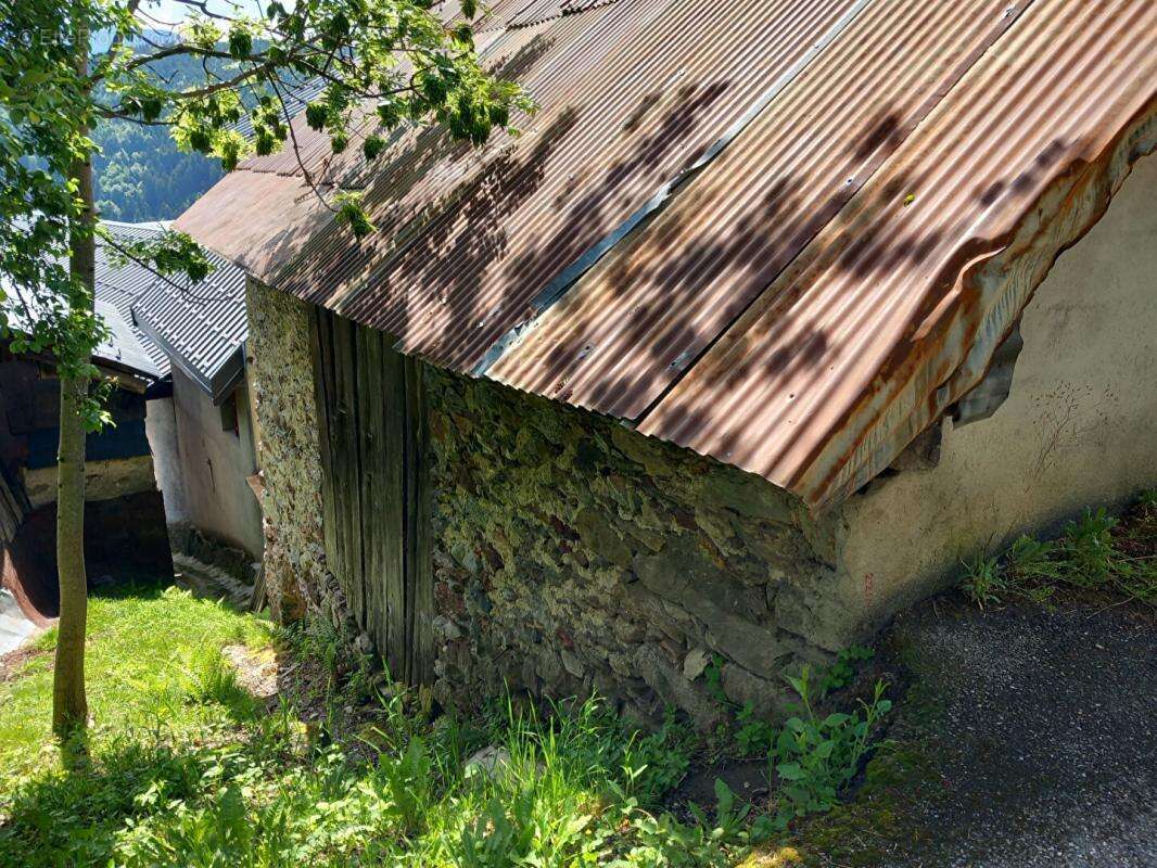 Grange-étable classé en zone urbaine (RNU) constructible - photo 3