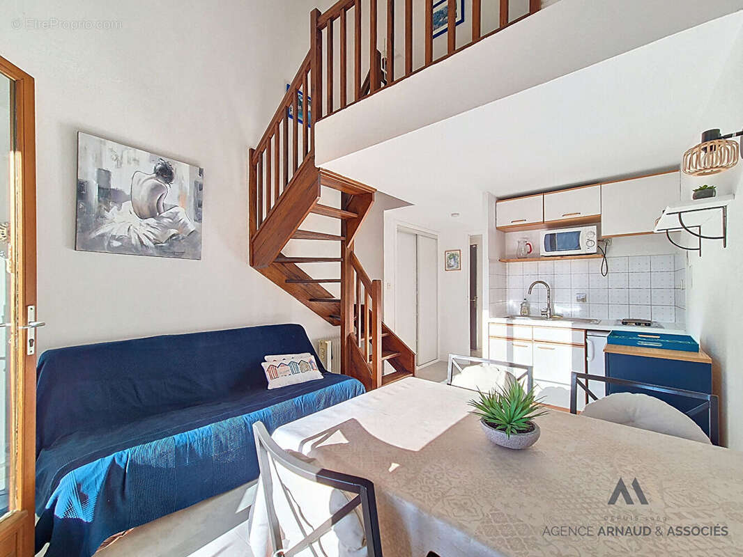 Appartement à SAINT-CYR-SUR-MER