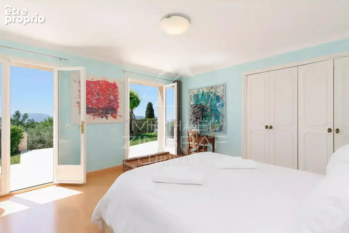 Une villa idéalement située proche du Village avec vue mer panoramique - photo 10