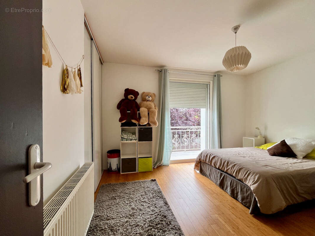Villeneuve-sur-Lot maison entièrement rénovée avec goût de 142 m² sur un terrain d'environ 650 m². Coup de coeur assuré pour cet - photo 10