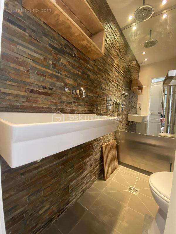 Appartement à LES LILAS