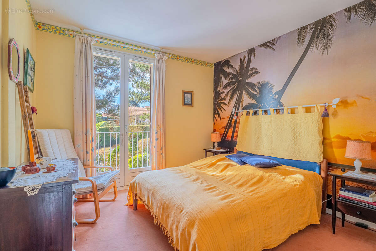 Maison à LA TOUR-DE-SALVAGNY