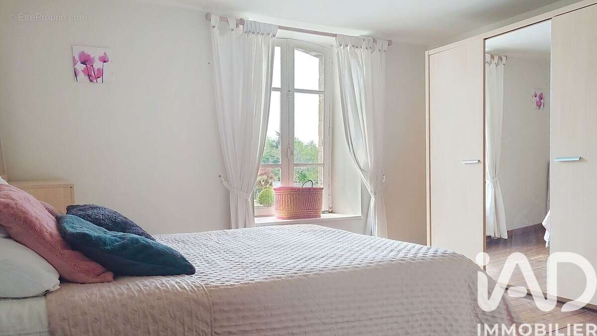 Photo 8 - Maison à BAZOUGES-LA-PEROUSE