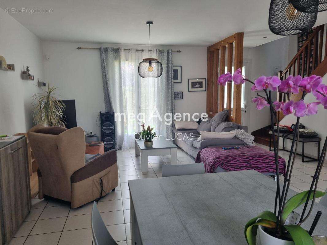 Maison à MANNEVILLE-SUR-RISLE