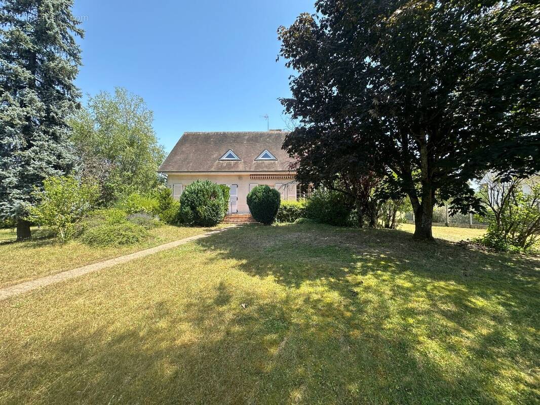 Maison à LIVRY-SUR-SEINE