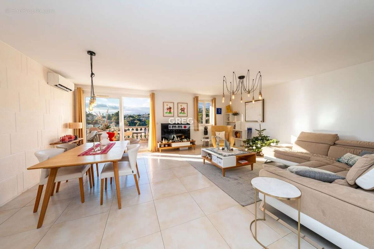 Appartement à VILLENEUVE-LOUBET
