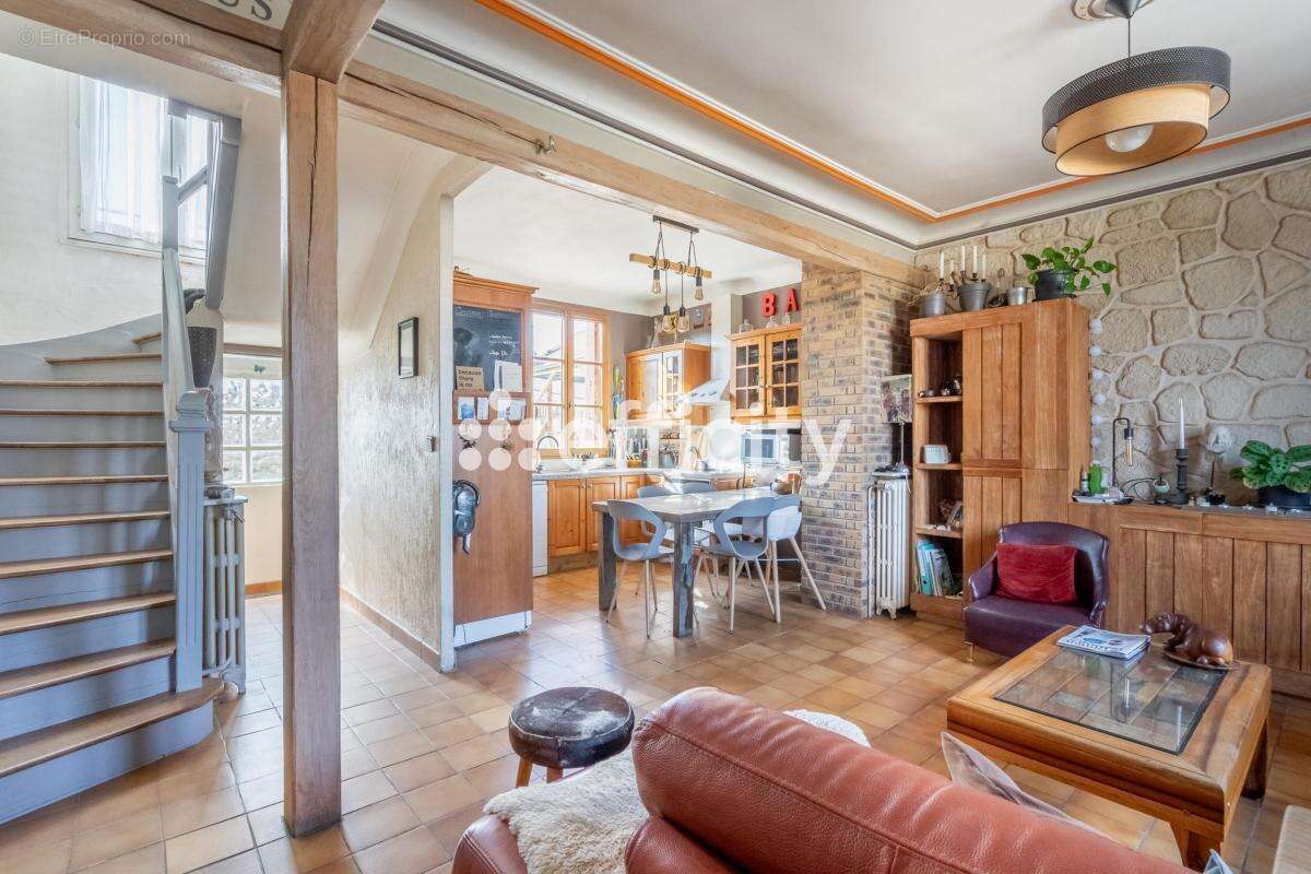 Maison à LE PERREUX-SUR-MARNE