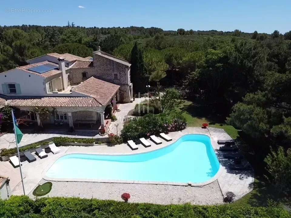 Maison à FONTVIEILLE