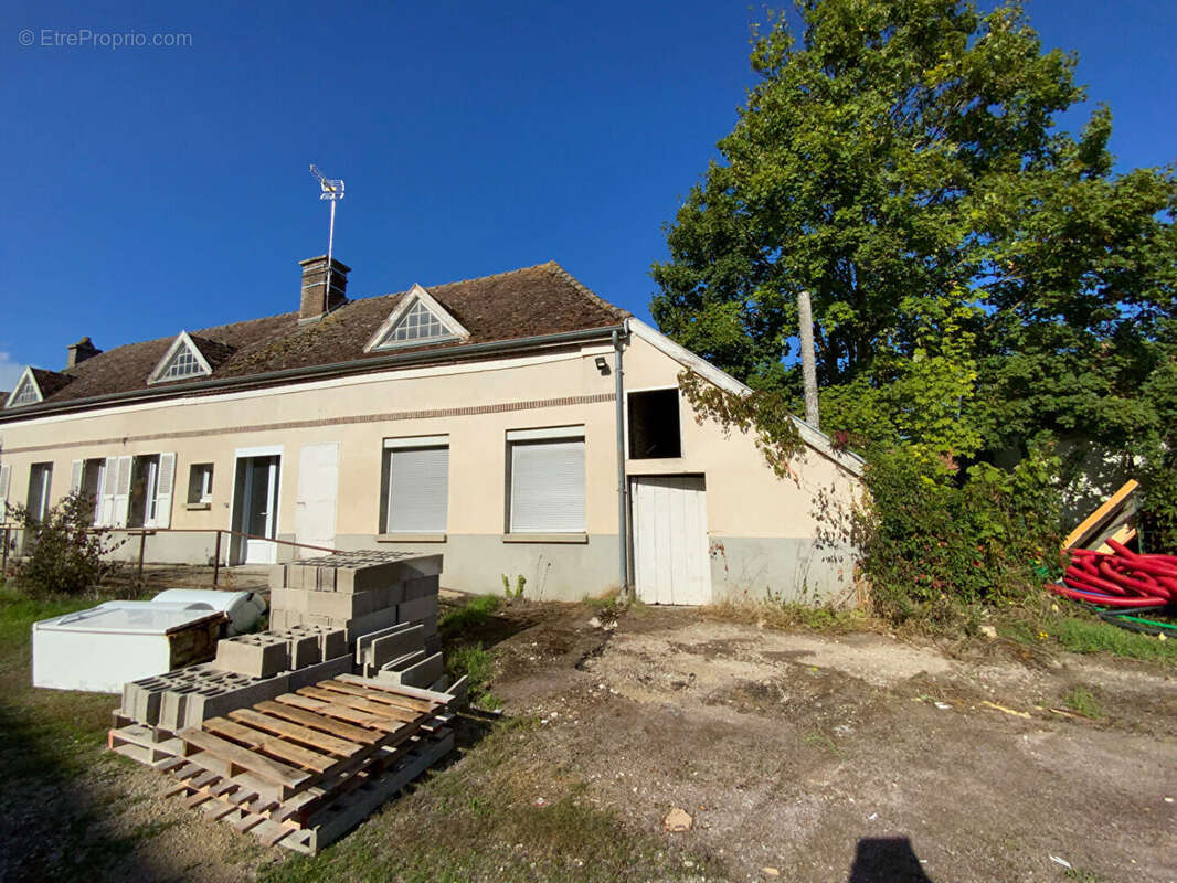 Maison à LE PAVILLON-SAINTE-JULIE