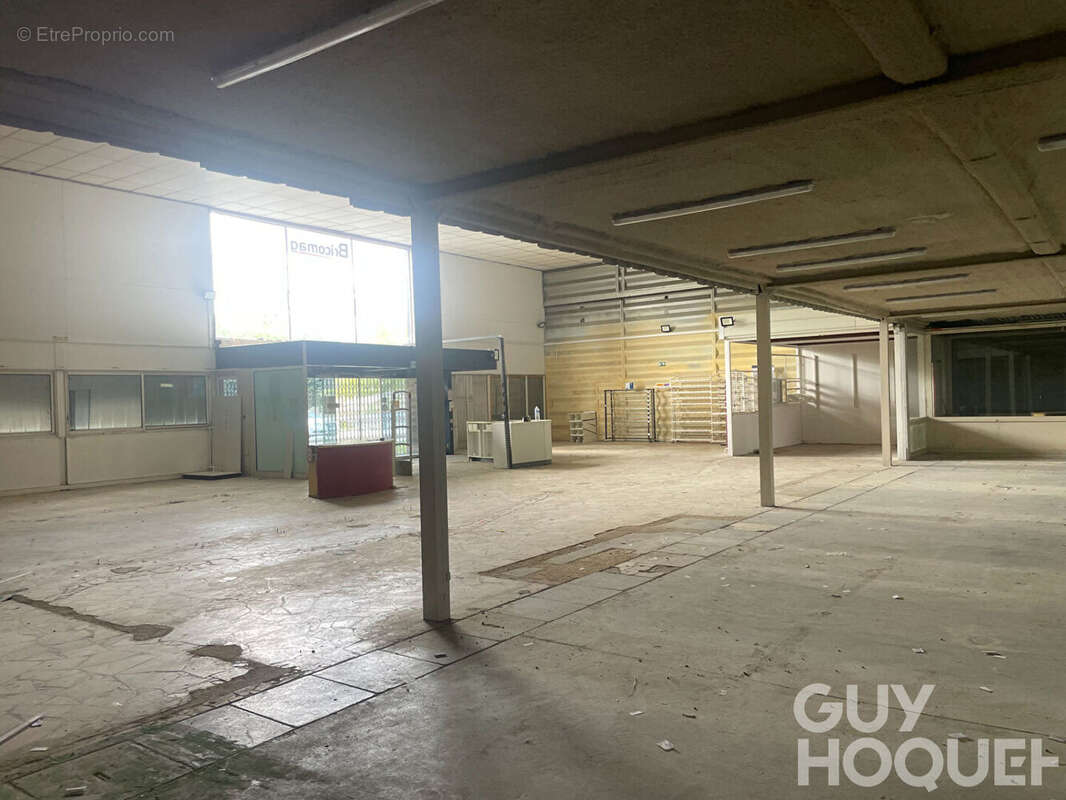 Commerce à MIREBEAU