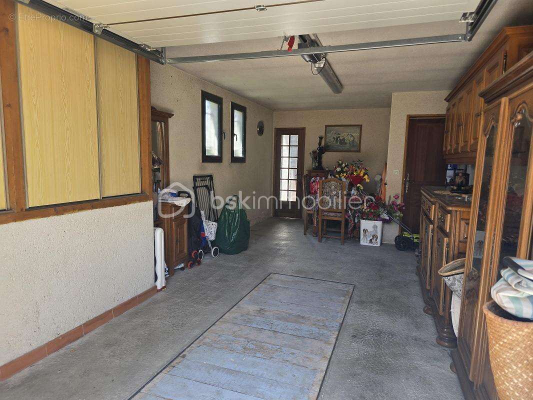 Vianne-maison de village avec jardin- 3 chambres- garage et pieces annexes - photo 4