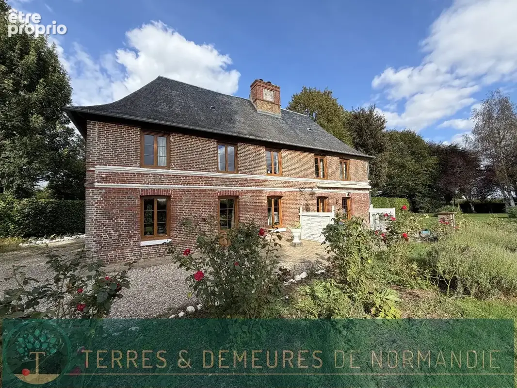 A vendre Charmant Prieuré avec Maison d'Amis édifié sur un terrain de plus de 3 900m² proche du BEC HELLOUIN (27800) - photo 2