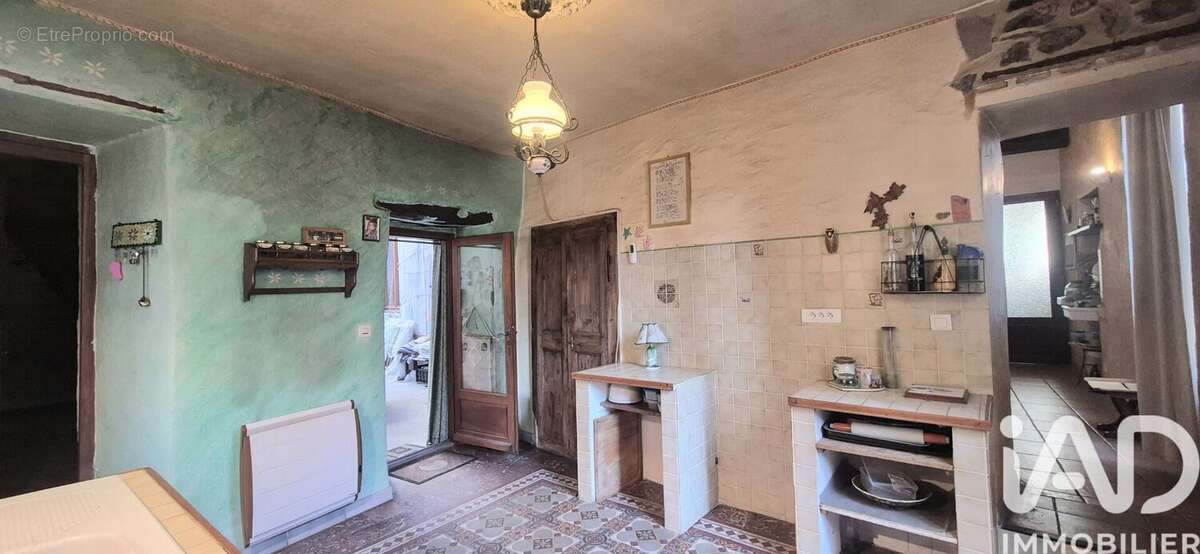 Maison 82 m² à Saint-Laurent-Le-Minier  - photo 6