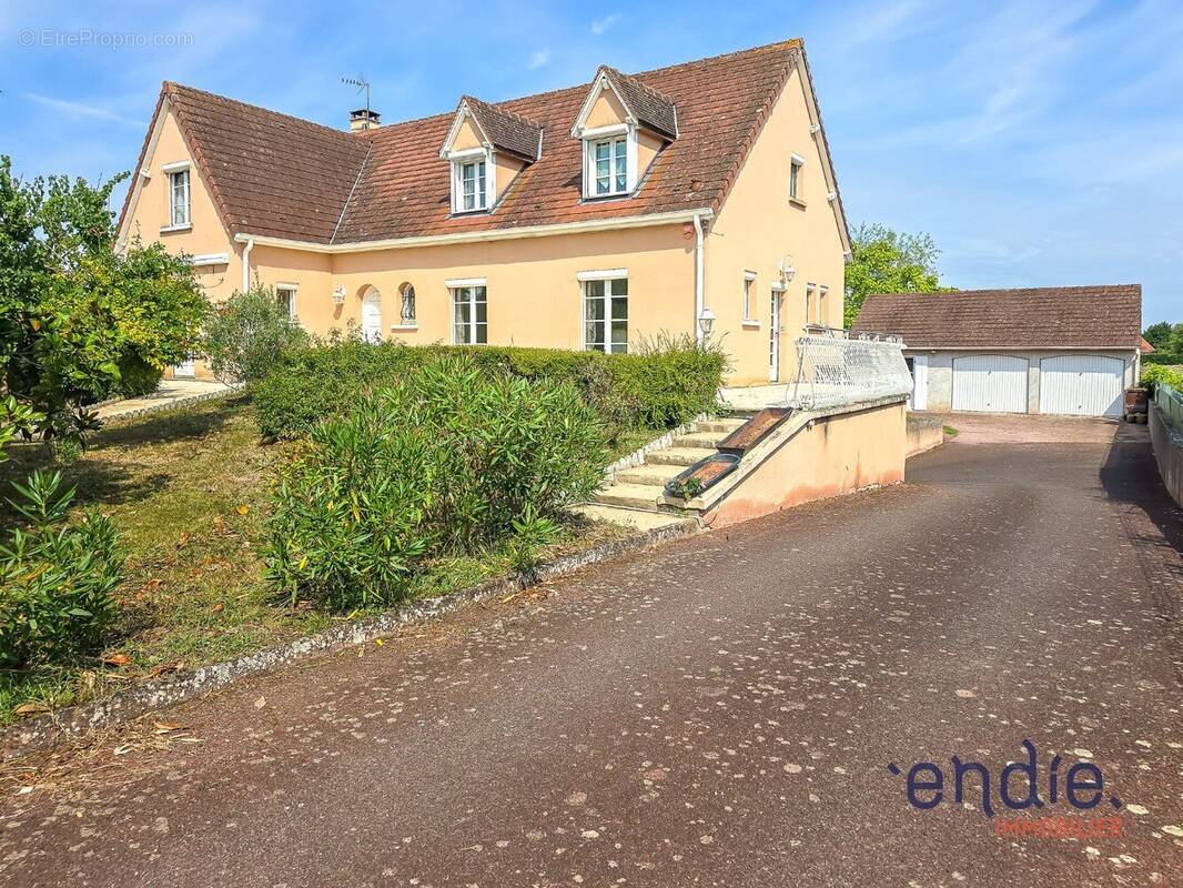 Maison à BESSAY-SUR-ALLIER