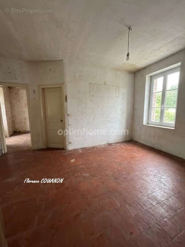DENONVILLE- Maison ancienne 77 m² avec potentiel – terrain de 969 M² clos - photo 5