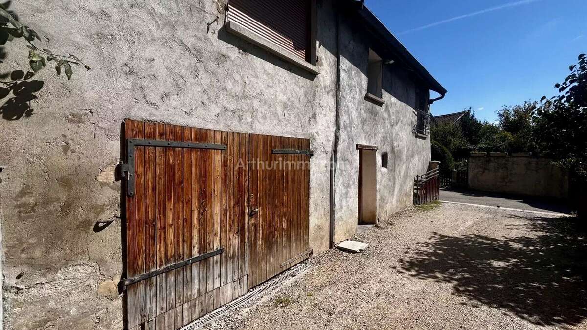 Maison à BOUVESSE-QUIRIEU