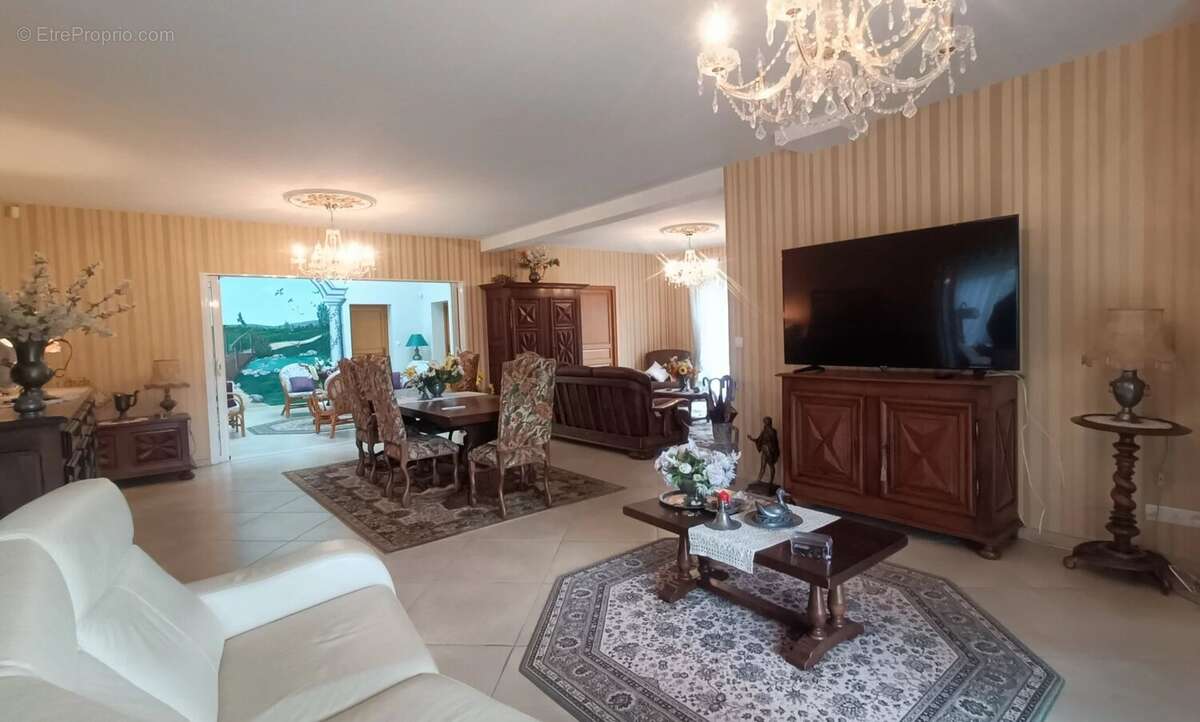 Maison à NEUVILLE-DE-POITOU