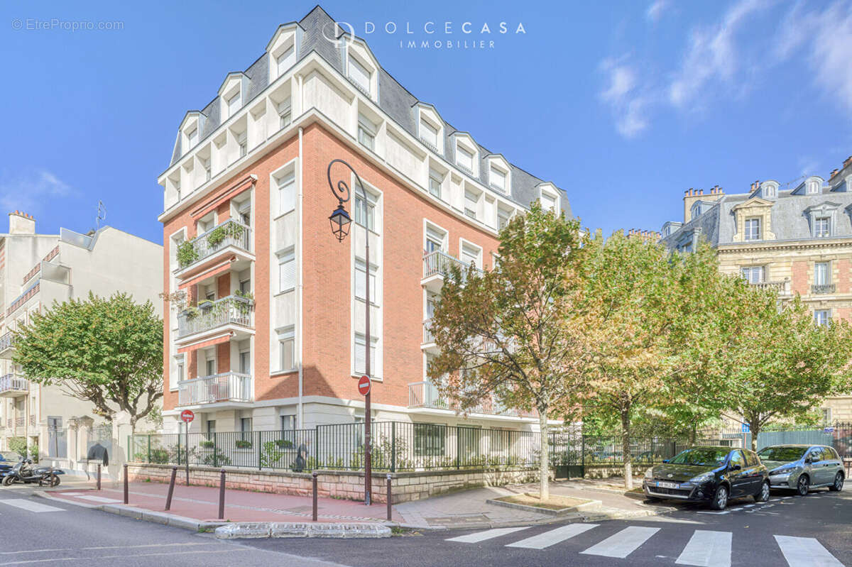 Appartement à CHARENTON-LE-PONT