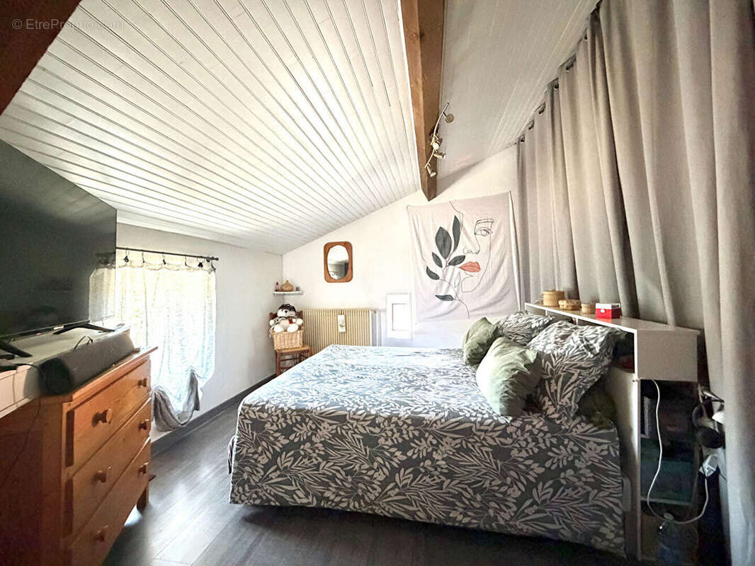 Charmante maison en pierre à Saint Romain Les Atheux 128.69m² - photo 9