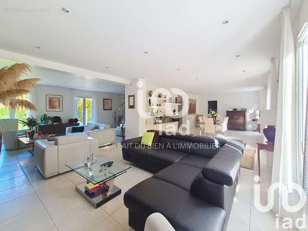 Photo 5 - Maison à LE COUDRAY-MONTCEAUX