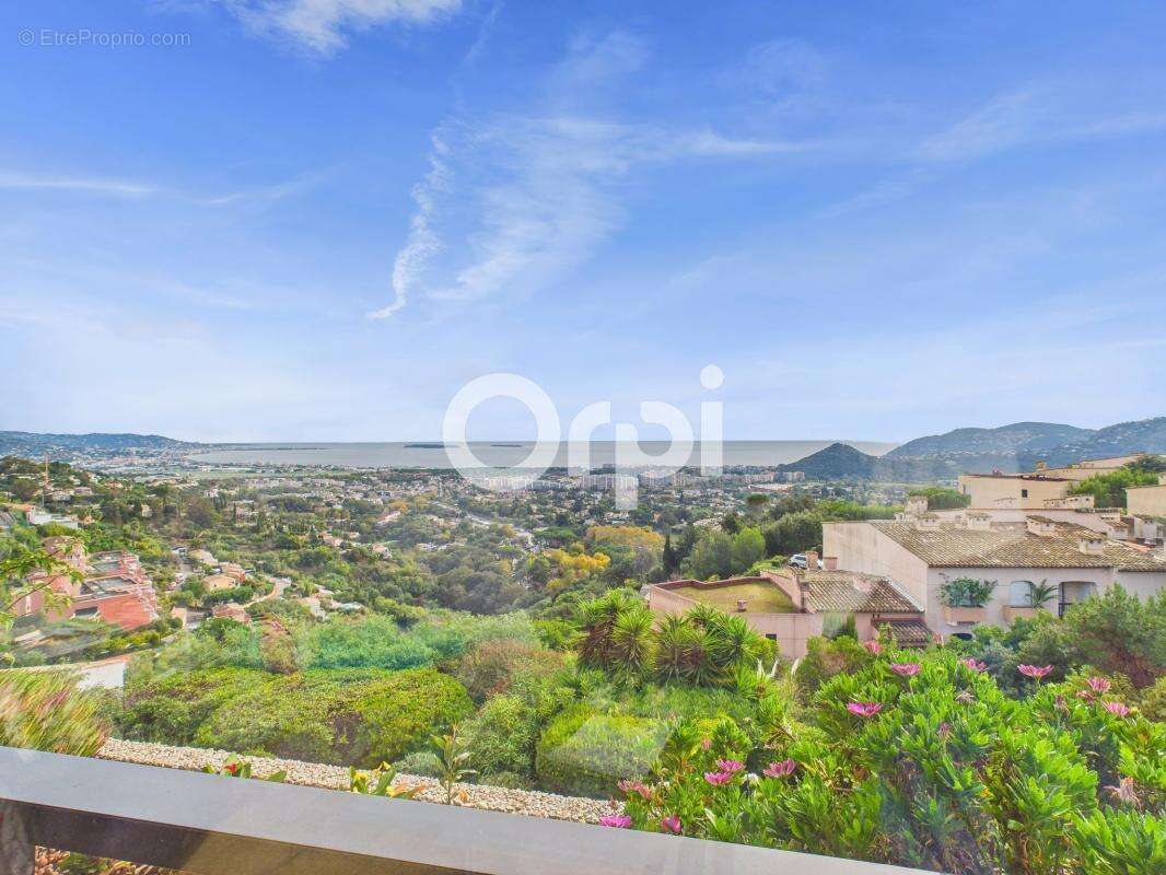 Appartement à MANDELIEU-LA-NAPOULE