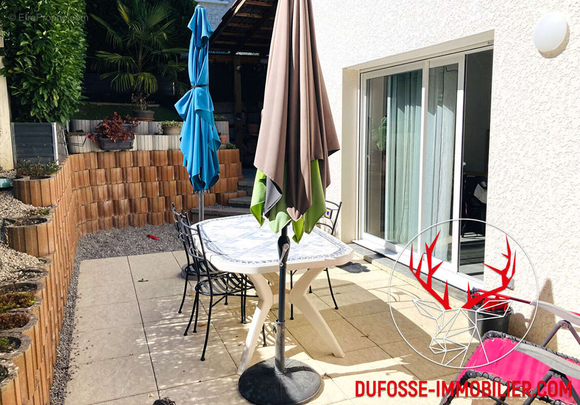 Maison à MEYRIEU-LES-ETANGS