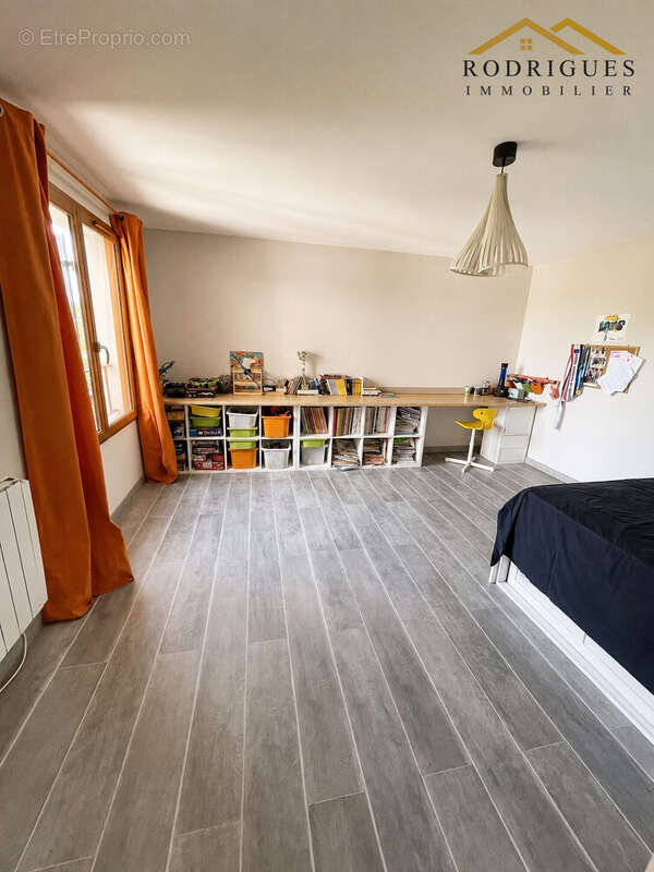 Maison 175 m² à Marguerittes  - photo 9