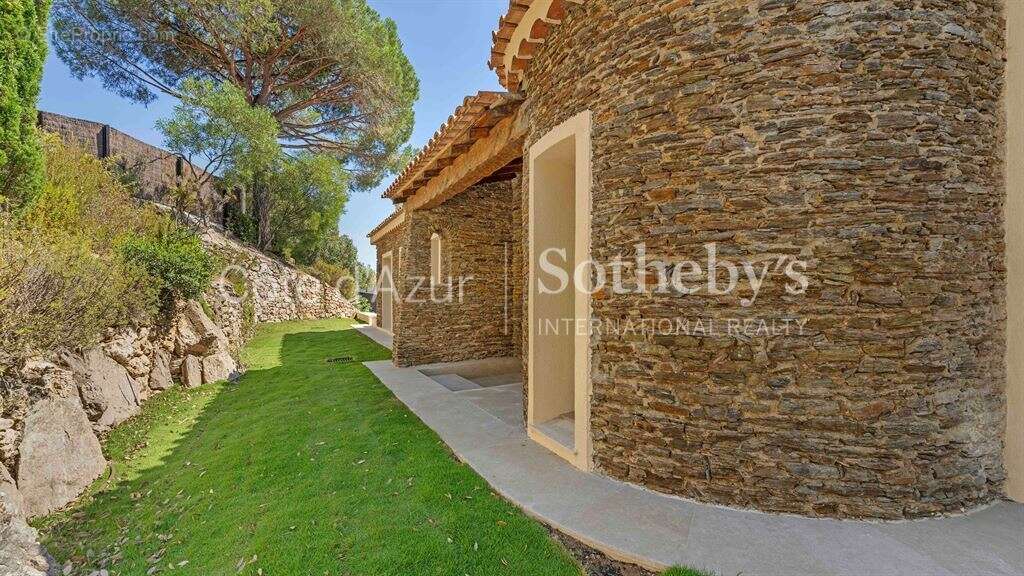 Maison à LES ISSAMBRES