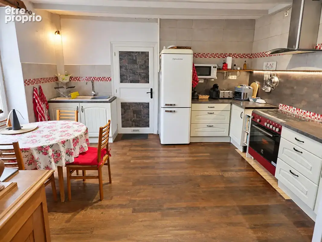 Maison charentaise de 3 chambres proche de Tusson - Suite de plain-pied, granges en pierre et terrain de 1 987 m² - photo 8