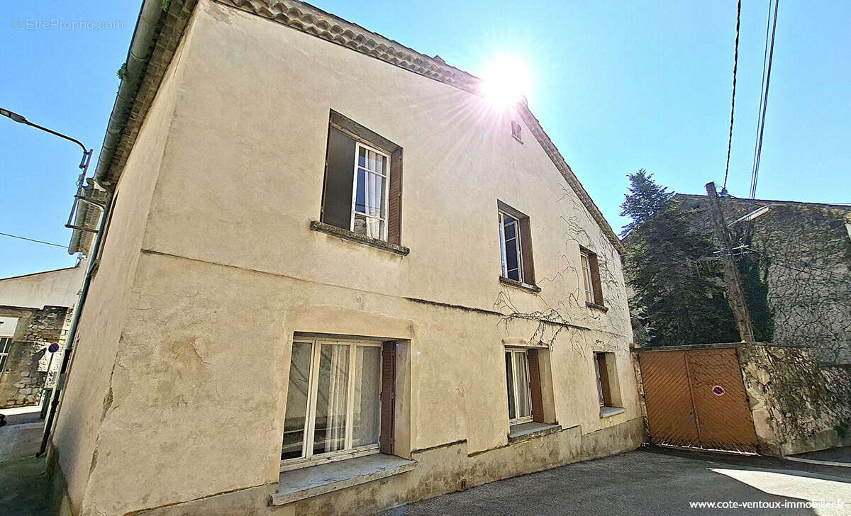 Maison à ROQUEMAURE